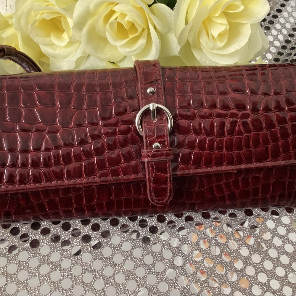 Munro wristlet wallet red